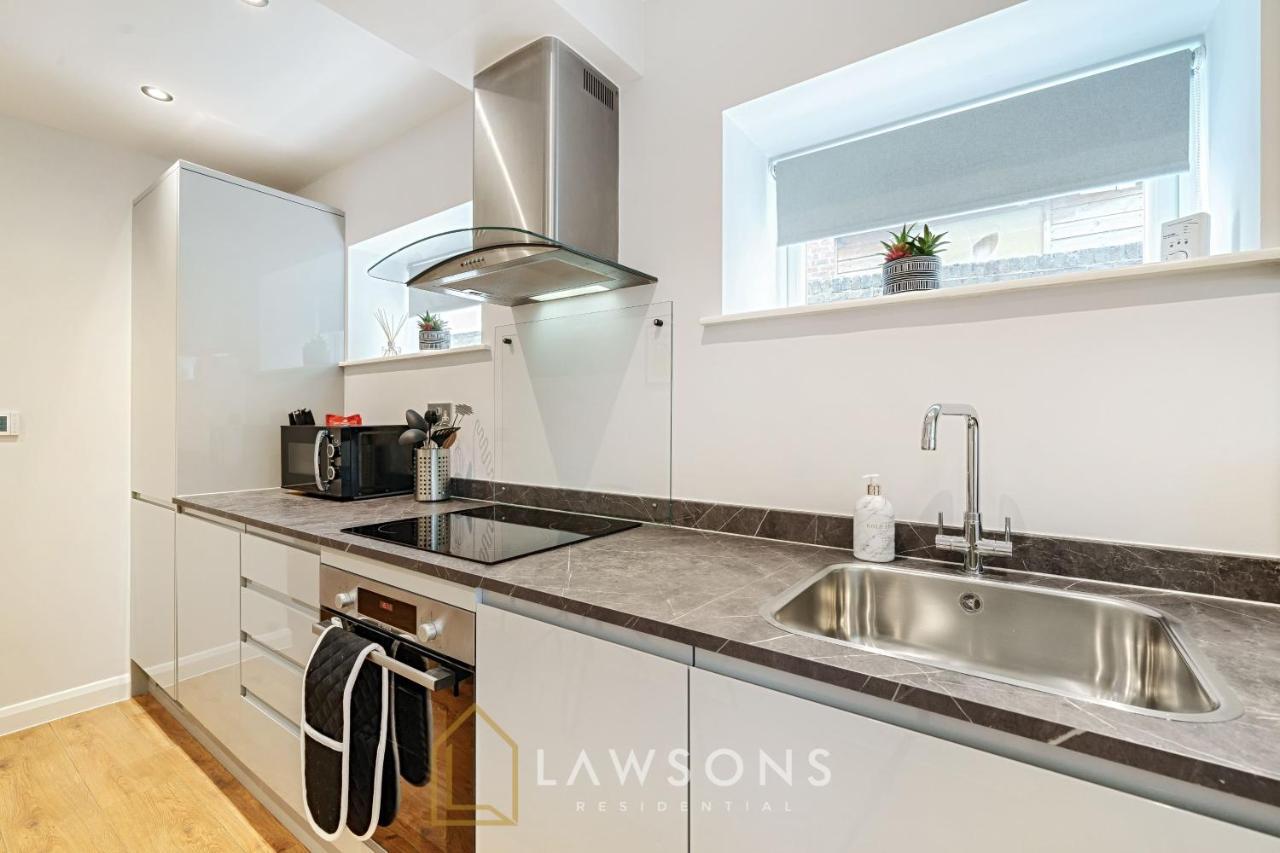 Stylish Living By Lawsons - 3 En Suites Windsor Exterior foto