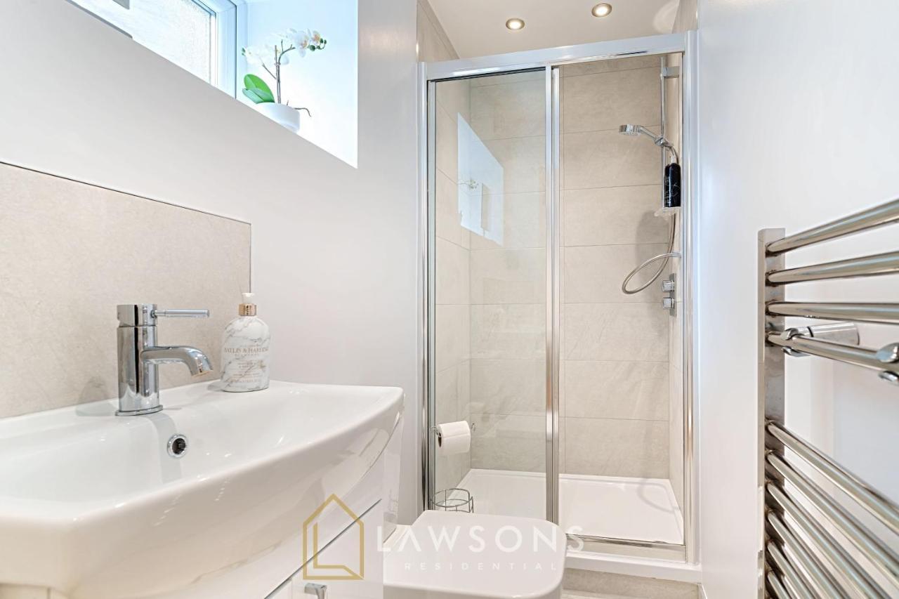 Stylish Living By Lawsons - 3 En Suites Windsor Exterior foto